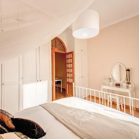 Apartment Elegant Behind The Colosseum