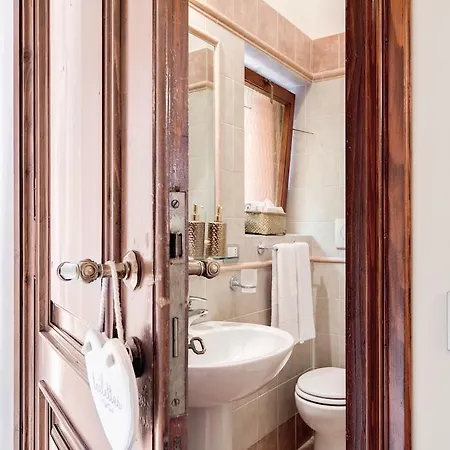 Apartman Elegant Behind The Colosseum