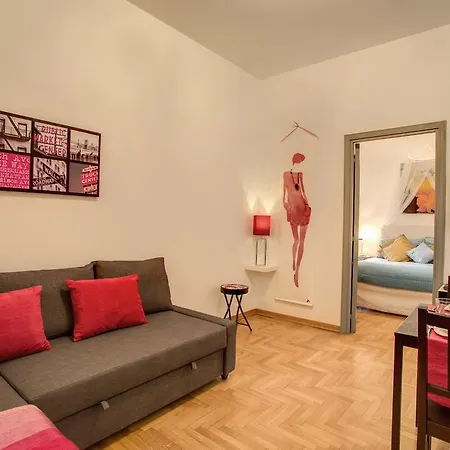 Apartment Elegant Behind The Colosseum