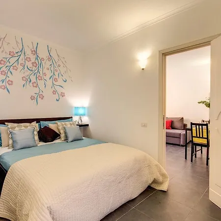 Apartment Elegant Behind The Colosseum Rome