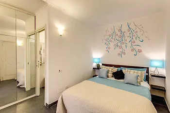 Elegant Behind The Colosseum Apartment Rome