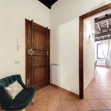 Elegant Behind The Colosseum Apartment Rome