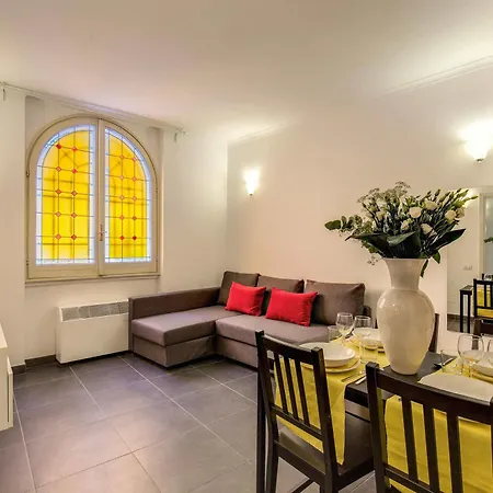 Apartment Elegant Behind The Colosseum Rome