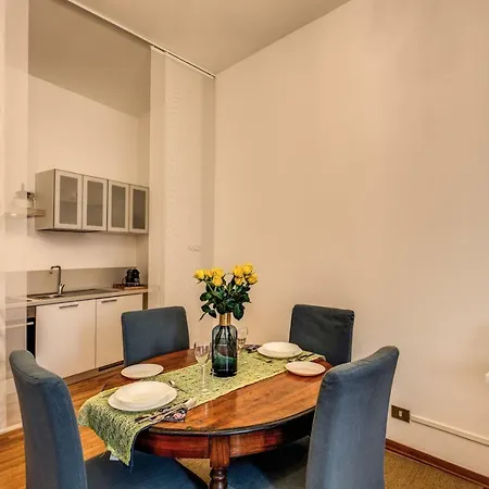 Apartment Elegant Behind The Colosseum