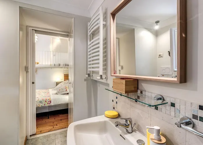 דירה Elegant Behind The Colosseum רומא