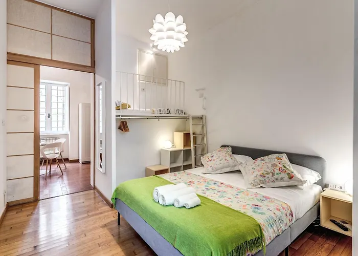 Elegant Behind The Colosseum דירה