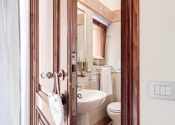 דירה Elegant Behind The Colosseum