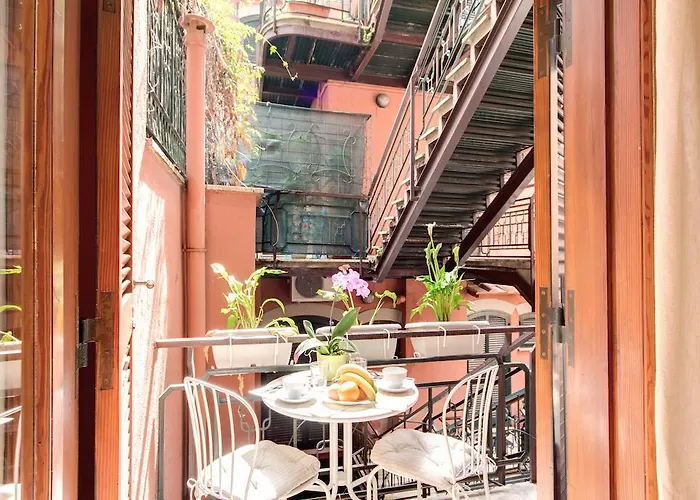 דירה Elegant Behind The Colosseum רומא