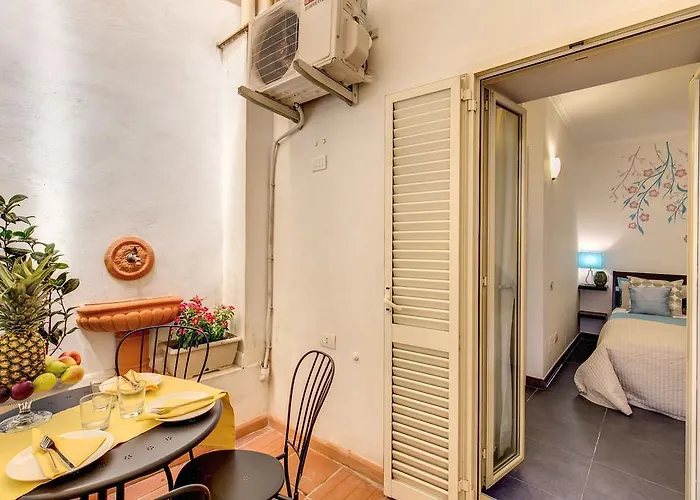 Elegant Behind The Colosseum דירה