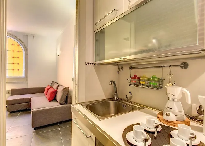 Elegant Behind The Colosseum דירה *