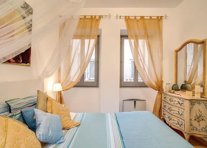 Elegant Behind The Colosseum דירה *