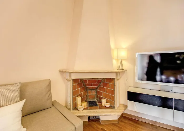 דירה Elegant Behind The Colosseum *