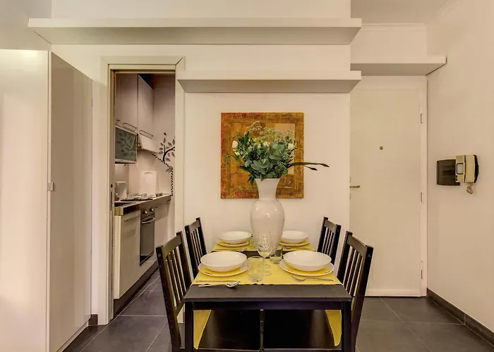 דירה Elegant Behind The Colosseum *