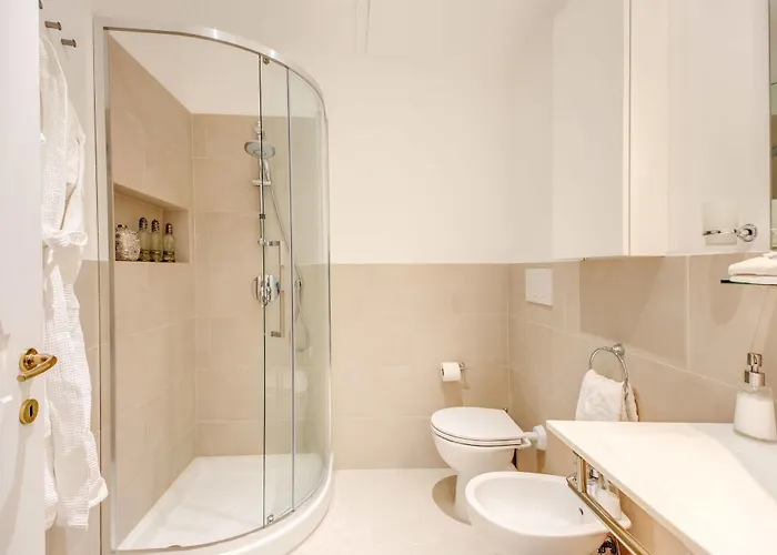 דירה Elegant Behind The Colosseum *