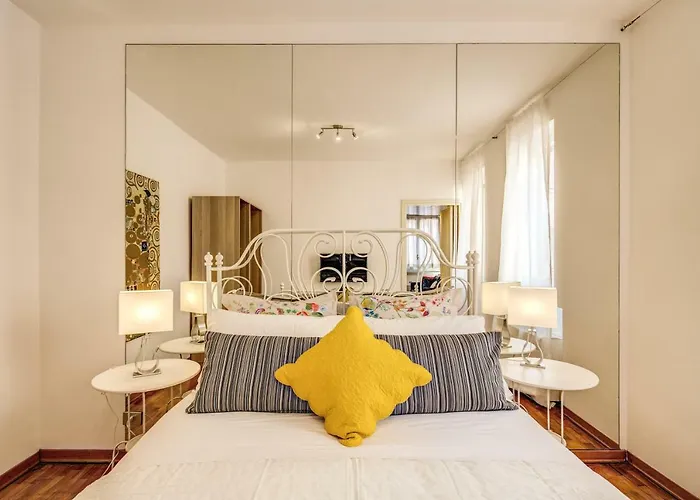 דירה Elegant Behind The Colosseum