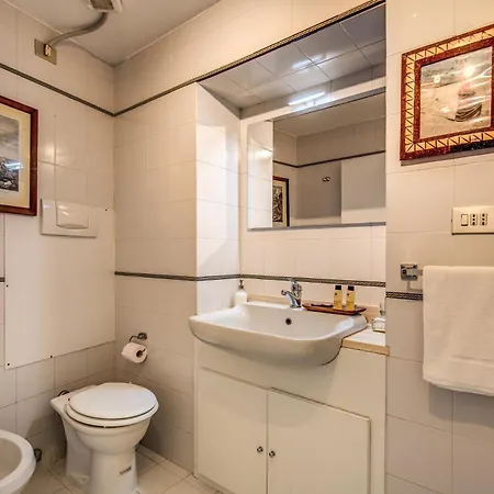 Appartamento Elegant Behind The Colosseum Roma